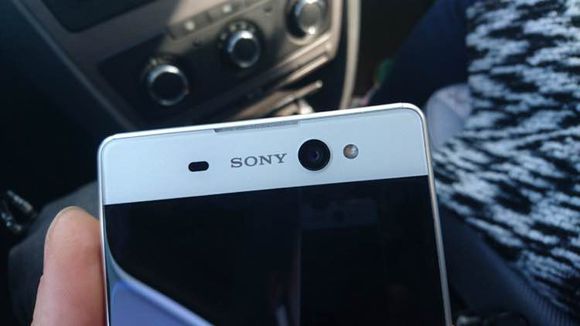 HUGE 6-inch Sony Xperia spotted with Front Flash 2