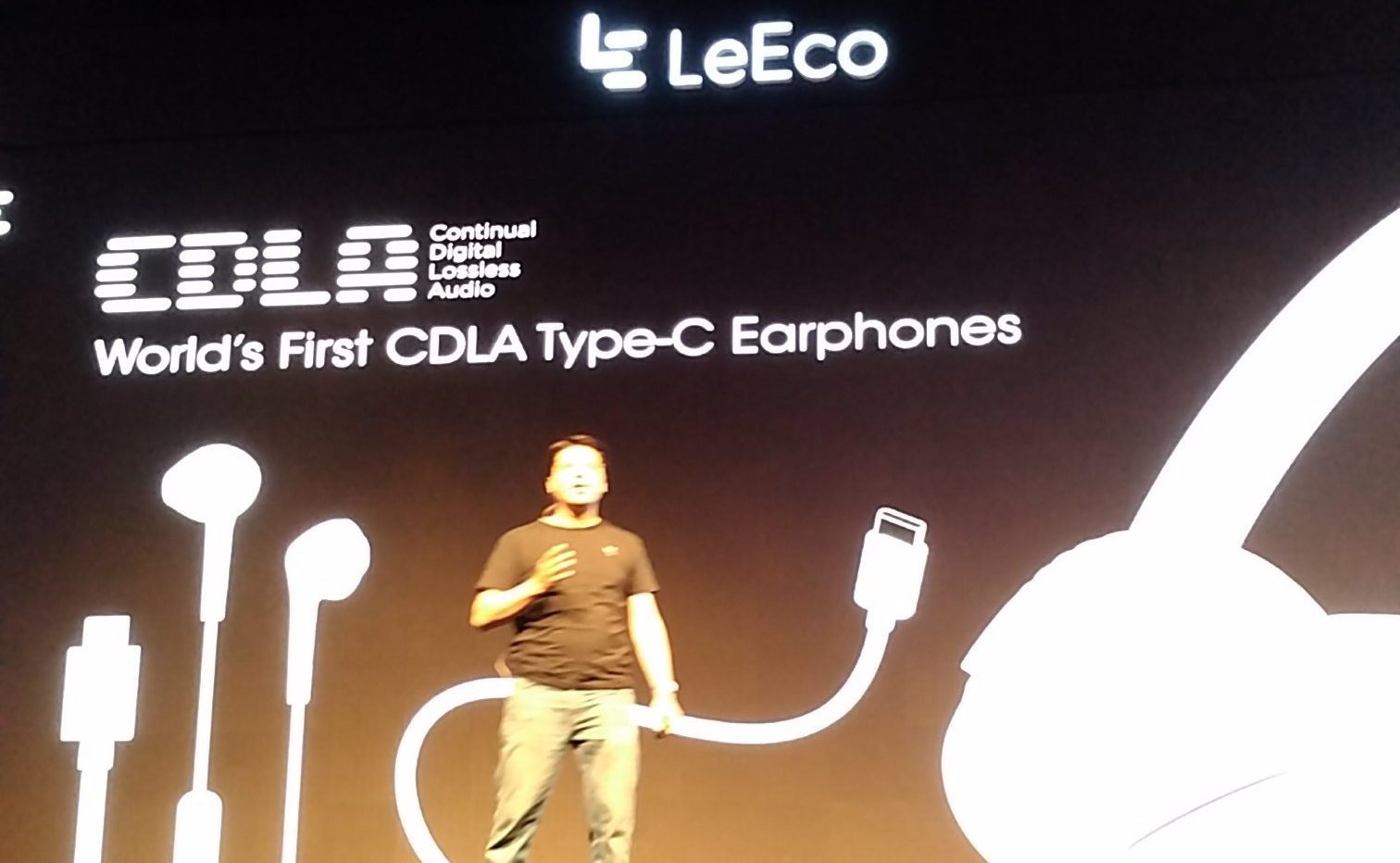 #2future: 3.5mm jack can soon be history, as LeEco launched Type-C Headphone 1