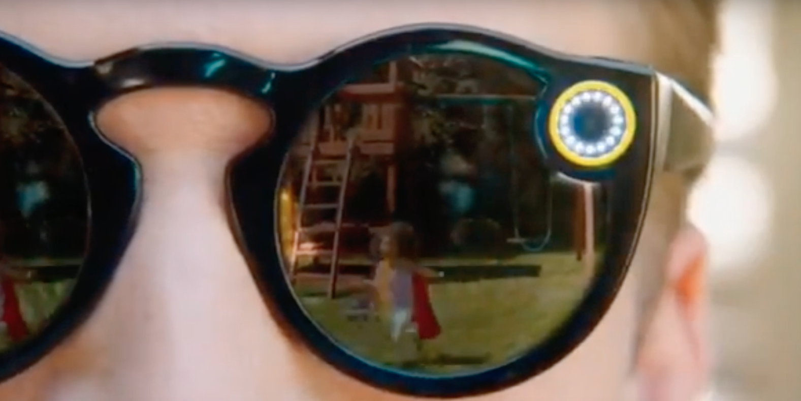 Snapchat Glasses spotted with a camera in a leaked video 3