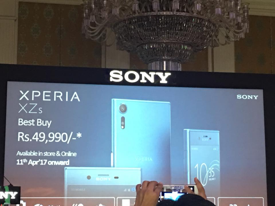 Xperia XZs