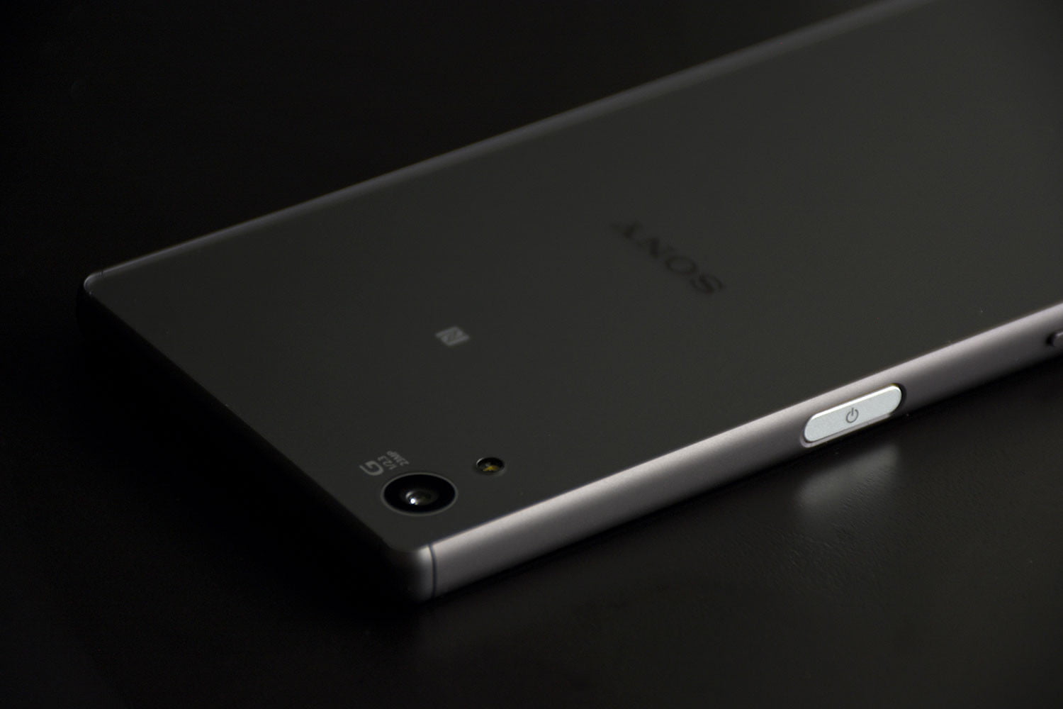 Sony releases a firmware update for the Xperia Z5 family 3