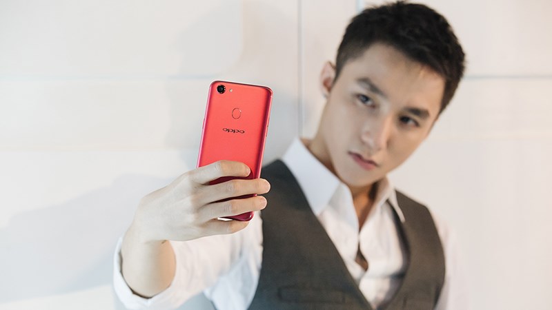 Oppo F5 Launched with 20MP Front Camera and AI Technology 1