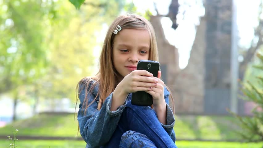 SMARTPHONES PROMOTE DANGEROUS BEHAVIOR IN TEENAGERS - TAKE CONTROL WITH ANDROID PARENTAL CONTROL! 5