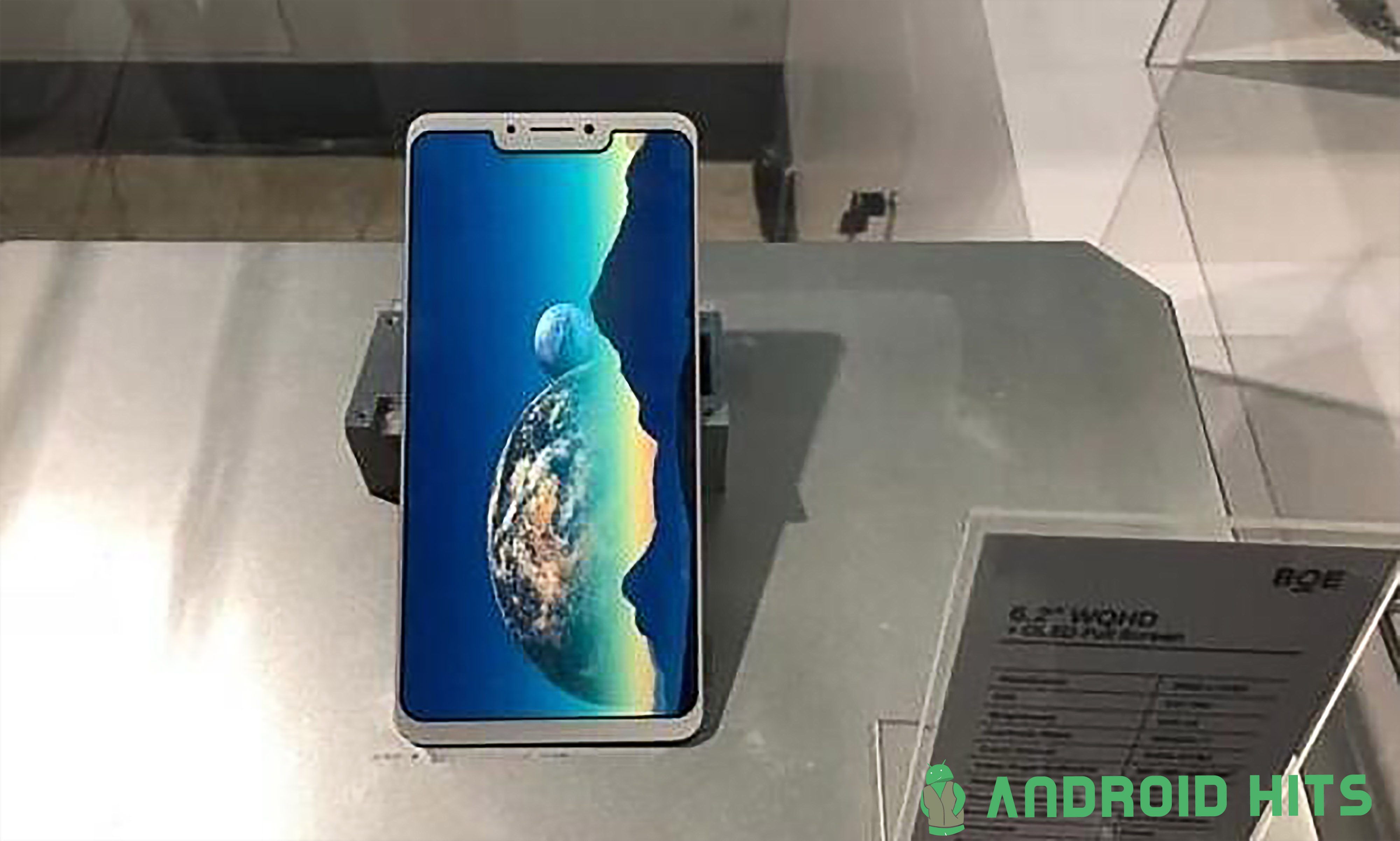 Huawei P20 Plus live image pops up 2