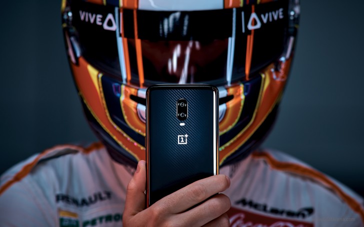 OnePlus 6T McLaren Edition comes packed with a new 30W Warp Charge and a whooping 10GB RAM 4